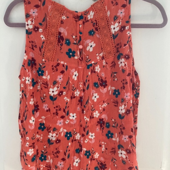 ❌Deleting soon! Jun & Ivy Crinkle Gauze Salmon Blue & Burgundy Floral Sleeveless - Picture 3 of 4